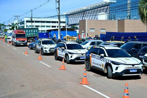 El expresidente brasileño Bolsonaro deja cuidados intensivos, dice su esposa