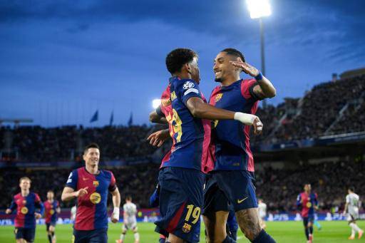 Yamal y Raphinha dan el pase a cuartos al Barcelona tras ganar al Benfica (3-1)