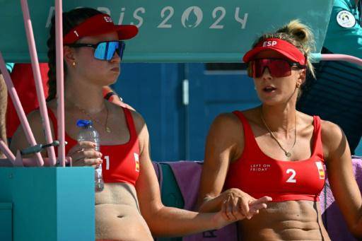 Brasileñas Ana Patricia y Duda en semis de un voley playa que se luce bajo la Torre Eiffel
