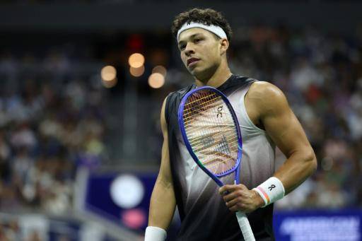 Shelton acaba con Tsitsipas y desafiará al sobrehumano Alcaraz