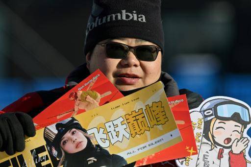 La estrella del esquí acrobático Eileen Gu, entre China y EEUU