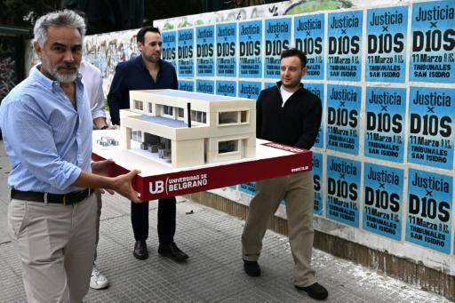 Bocadillos, insultos y una maqueta: postales del juicio por la muerte de Maradona