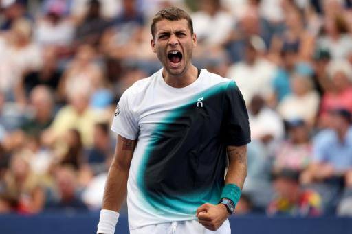 Cobolli resucita a tiempo ante argentino Comesaña en el US Open
