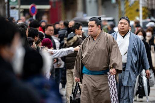 El sumo se abre al mundo en respuesta a su creciente popularidad