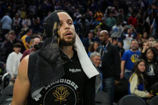 Stephen Curry, tras la victoria de los Golden State Warriors sobre los New Orleans Pelicans en su partido de la NBA del 28 de marzo de 2023 en San Francisco