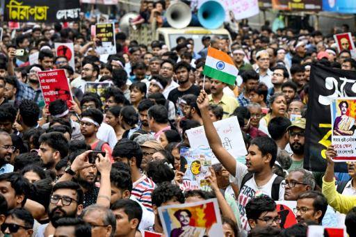 Indignación en India tras la violación colectiva de una estudiante en Calcuta