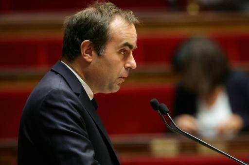 El gobierno francés afronta el riesgo de censura sin impuesto a ultrarricos