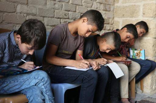 Los niños de Gaza vuelven a las aulas, pero sin libros