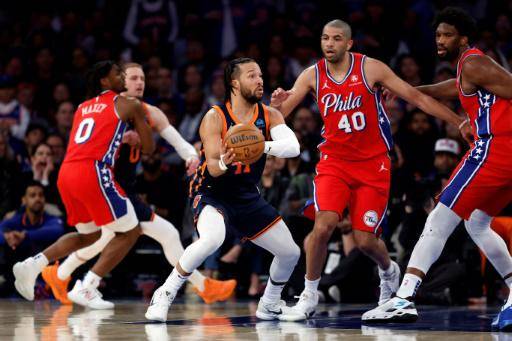 Knicks se avanzan 2-0 ante Sixers en un final de locura en el Madison