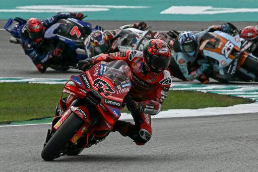 Valencia despide el Mundial de MotoGP con poco más que el honor en juego