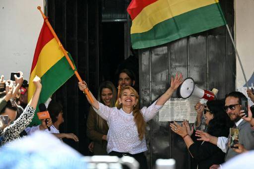 La expresidenta de Bolivia Jeanine Áñez sale de prisión tras la anulación de su condena