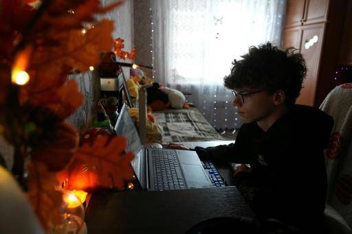 En duelo y aislados, pero libres de soñar: así es ser joven en Ucrania