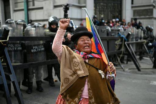 Bolivia está casi al límite, dice el presidente y los manifestantes le piden que se vaya