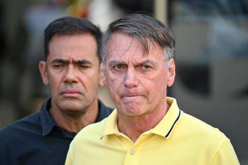 El expresidente de Brasil Jair Bolsonaro debe salir del hospital el viernes
