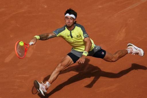 Comesaña cae ante Berrettini en dramático super tie-break en Roland Garros