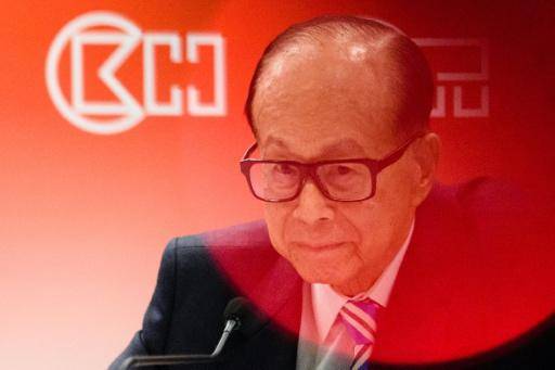 AFP | Magnate de Hong Kong Li Ka-shing, un multimillonario que pasó de la pobreza a la riqueza, y su conglomerado CK Hutchison están en el centro de la rivalidad entre Estados Unidos y China tras decidir vender sus concesiones portuarias en Panamá