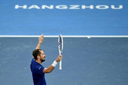 Medvedev se impone a Rublev en la final del torneo de Hangzhou