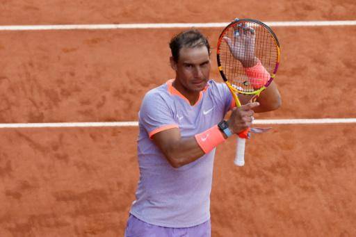 El tenista español Rafael Nadal celebra su victoria sobre el estadounidense Darwin Blanch en la primera ronda del Masters 1000 de Madrid, el 25 de abril de 2024 en la Caja Mágica de Madrid.
