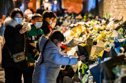 China rinde homenaje nacional y tres minutos de silencio por Jiang Zemin