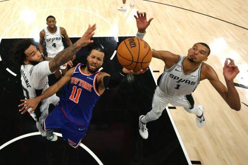 Los Knicks ponen contra las cuerdas a Spurs al avanzarse 2-0 en las Finales