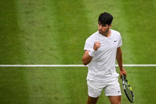 Alcaraz vence en tres sets a Vukic y pasa a tercera ronda en Wimbledon