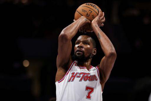 Kevin Durant durante un partido con los Houston Rockets ante los Charlotte Hornets el 19 de febrero de 2026