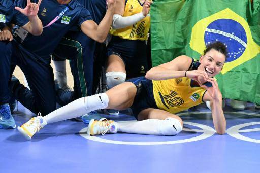 Brasil celebra el bronce en el voleibol femenino de París