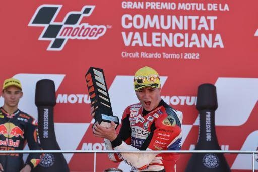 Izan Guevara gana el GP de Valencia de Moto3