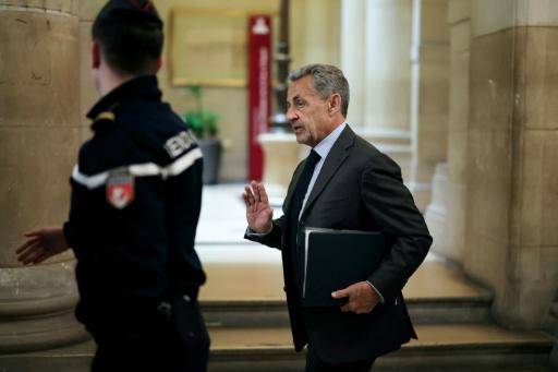 El expresidente francés Sarkozy se libra de usar de nuevo una tobillera electrónica