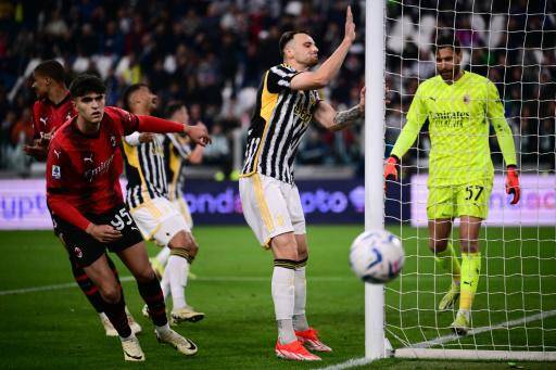 Juventus y AC Milan se neutralizan en la lucha por el subcampeonato