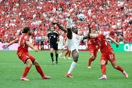 Suiza gana 2-1 a Canadá y pasa a 16avos del Mundial como primera del Grupo B