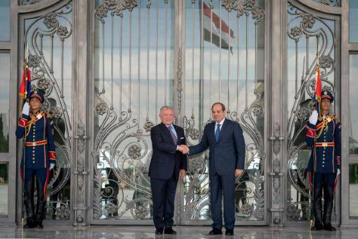 El presidente egipcio recibe al líder palestino y al rey de Jordania
