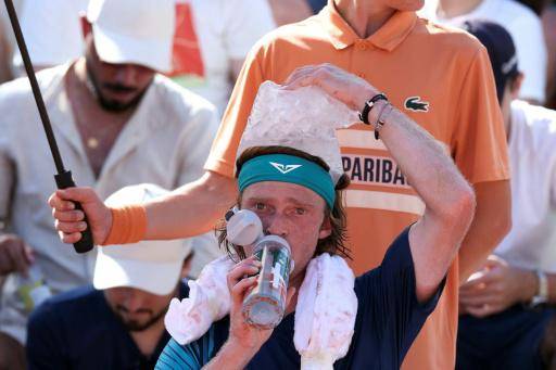 La hidratación, una gestión al mililitro en un Roland Garros sofocante