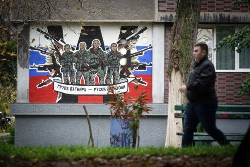 Rusos contrarios a Putin se preparan para un largo exilio en Belgrado