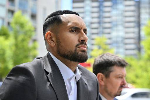 Tenista Nick Kyrgios se declara culpable de agredir a exnovia pero evita condena