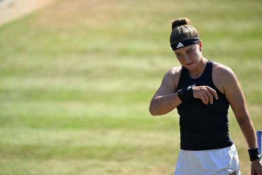 Muchova conquista el torneo de Bad Homburg tras el abandono de Osaka