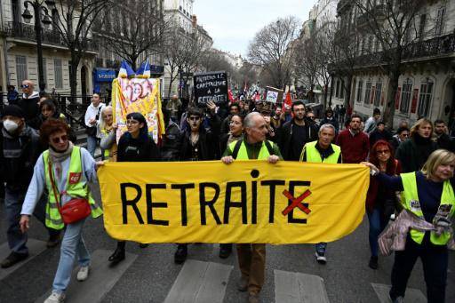 Nuevas protestas en Francia contra reforma de pensiones antes de crucial voto parlamentario