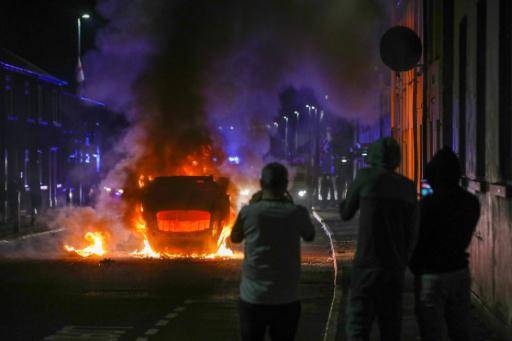 Sospechoso del ataque de Belfast comparece ante un juez después de disturbios antiinmigrantes