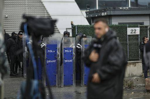 La policía turca toma el control de la principal televisión opositora