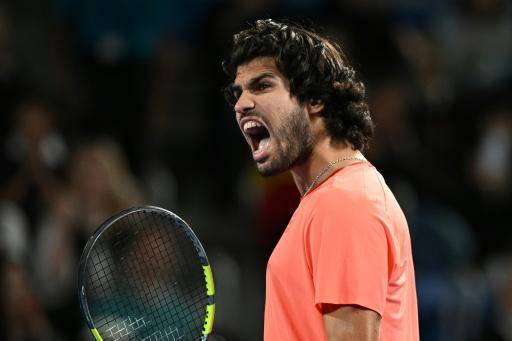 Alcaraz remonta a Munar y se mete en la final del torneo de Tokio