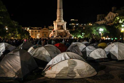 La policía desmantela el campamento por el derecho a la vivienda en Lisboa