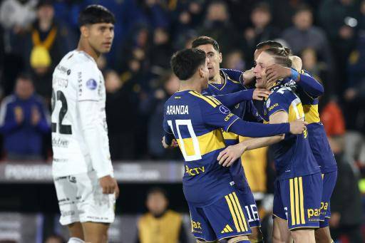 Boca aprovecha la irresponsabilidad de Recoleta y se acerca a cuartos de la Sudamericana