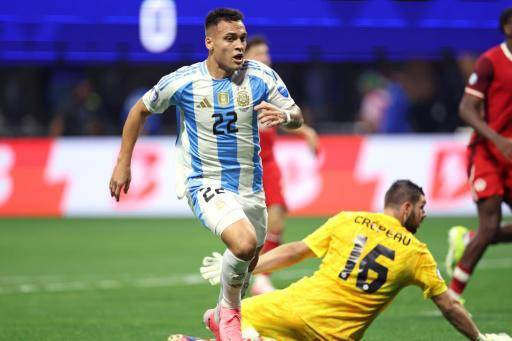 Argentina inicia con éxito la defensa de la Copa América ganando 2-0 a Canadá