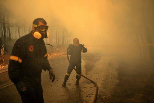 Grecia ante una situación extremadamente difícil por incendios con fuertes vientos