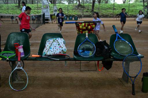Quiero ser como Eala: la pasión por el tenis se dispara en Filipinas