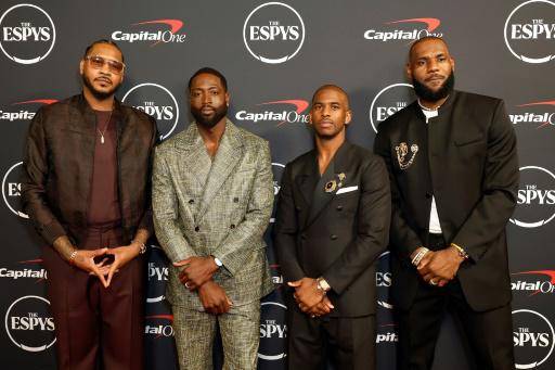 LeBron James confirma que seguirá jugando en la próxima temporada de NBA