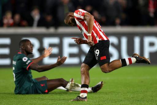 Liverpool paga con una derrota en Brentford sus errores defensivos