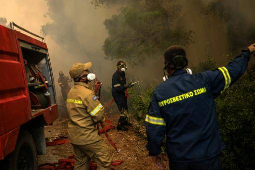 Grecia ante una situación extremadamente difícil por incendios con fuertes vientos