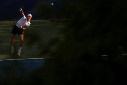 El peruano Buse se queda sin fuerzas ante Bonzi en el US Open