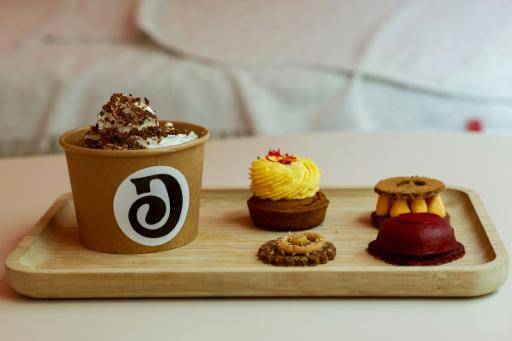 Guau, exclaman los clientes de los nuevos cafés a la moda en París